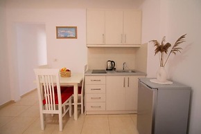 AR Apartments by Saranda Hotel
