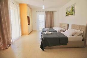AR Apartments by Saranda Hotel