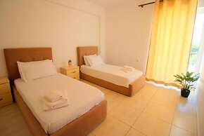 AR Apartments by Saranda Hotel