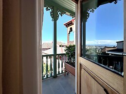 Betlemi Old Town Hotel