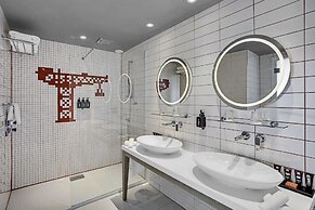 Radisson RED Glasgow