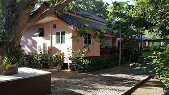 Phalaburi Resort by dreamhouse