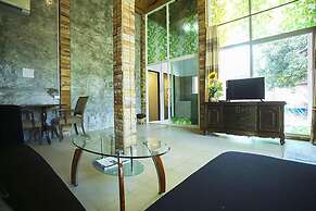 Phalaburi Resort by dreamhouse