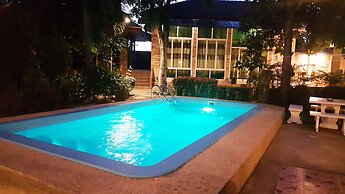 Phalaburi Resort by dreamhouse