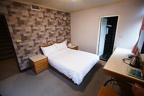 Rich Zone Hotel
