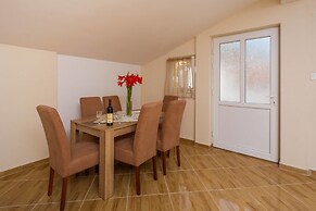 Paradise Bay Apartments
