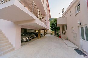Paradise Bay Apartments