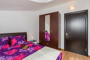 Paradise Bay Apartments