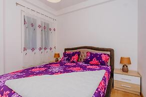 Paradise Bay Apartments