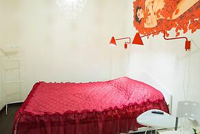 Red Hotel