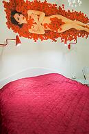 Red Hotel