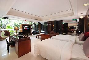 Q Motel