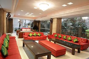 Q Motel