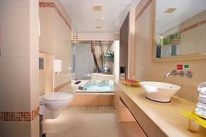 Q Motel