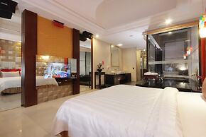 Q Motel