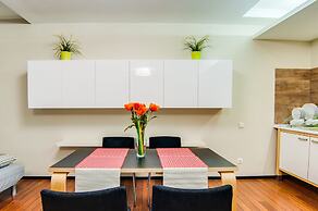 Aura Apartments