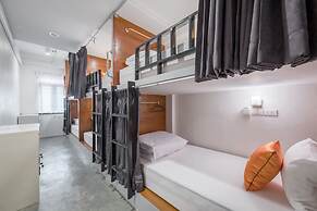 Tiny Taladnoi Hostel