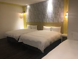 Hotel Half