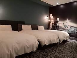 Hotel Half