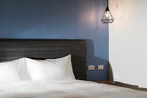 Hotel Half