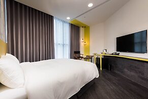 Hotel Half