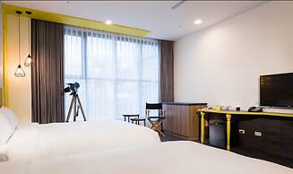 Hotel Half
