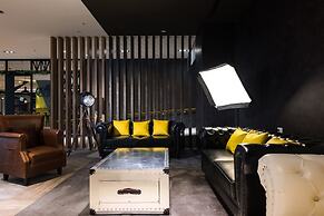 Hotel Half