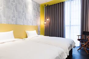 Hotel Half