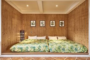 noir B&B