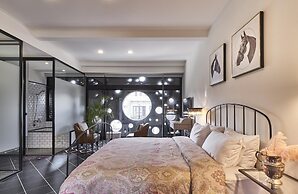 noir B&B