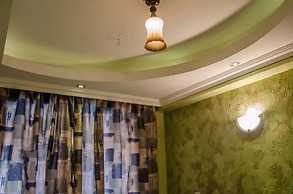 Ash White Hotel