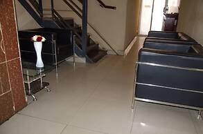 Ash White Hotel