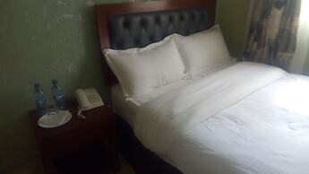 Ash White Hotel