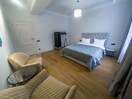 Opera Apartments