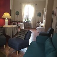 La Vieille Demeure