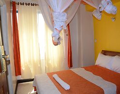 Golden Goose Hotel