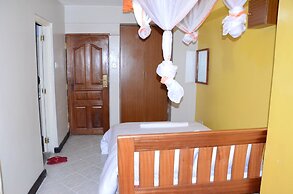 Golden Goose Hotel