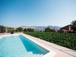 Cavanera Etnea Resort & Wine Experience