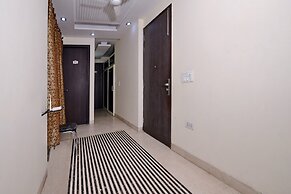 OYO 466 Hotel Lotus B&B