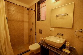 OYO 9792 Home 2BHK Poolside Siolim