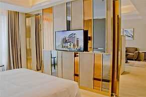 Howard Johnson Life Geckor Zhu