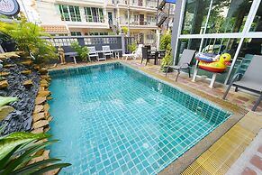 Livit70's hotel & hostel