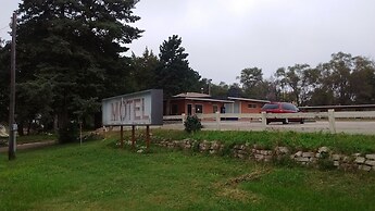 Cedar Inn