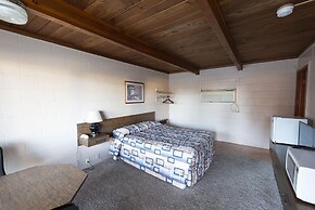 Cedar Inn
