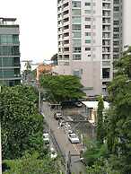 Soi 5 Apartment