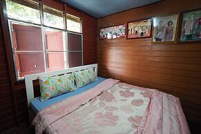 Ram Yai Homestay - Hostel