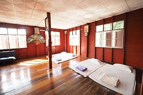 Ram Yai Homestay - Hostel
