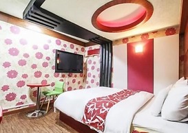 Couple Motel