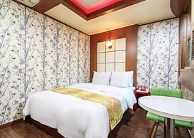 Couple Motel