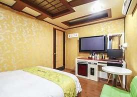 Couple Motel